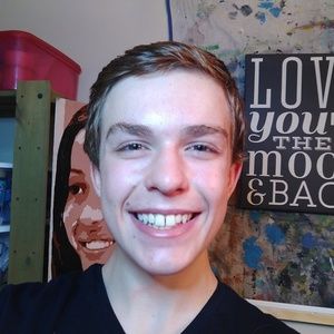 Hey everyone! Thanks for checking out my closet!